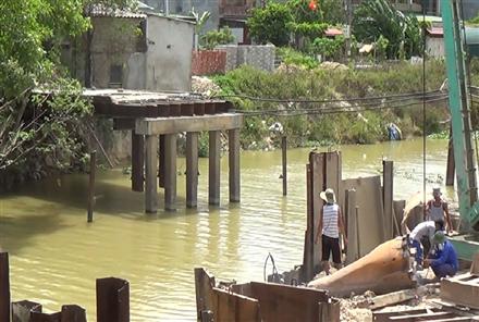 'Ì ạch' tiến độ xây dựng cầu Đen