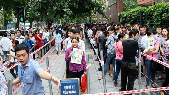 Thi tuyển công chức chỉ để 'diễn'?!