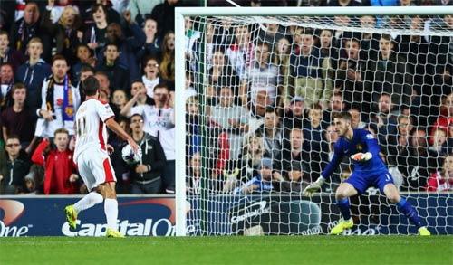 Cúp Liên Đoàn: MK Dons - Man Utd: Thảm họa nơi hàng thủ
