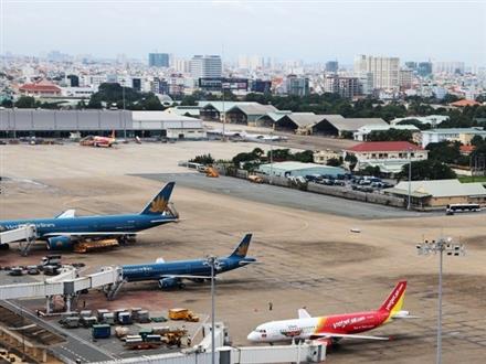 Nhiều ý kiến trái chiều xung quanh đề xuất 'đường bay vàng'