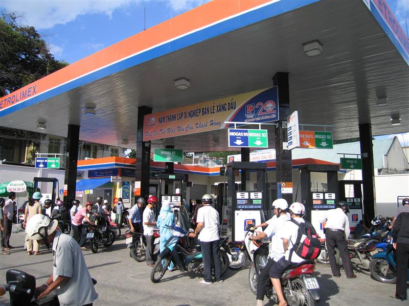 Giá xăng, dầu đồng loạt giảm từ 12 giờ hôm nay