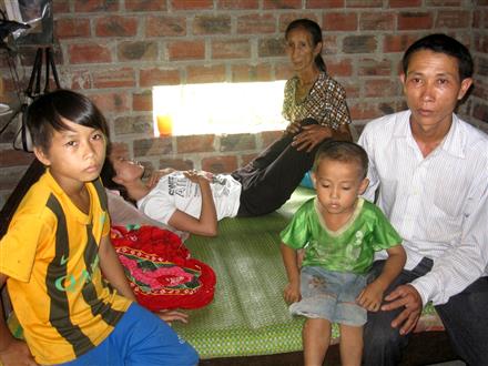 Phải nhập viện cấp cứu vì bị đánh ghen