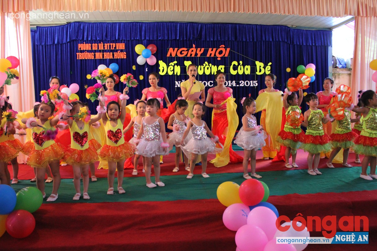 Một tiết mục văn nghệ chào mừng ngày hội đến trường