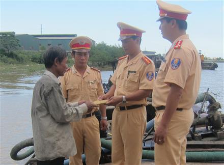 Nghệ An: Xử lý nghiêm khai thác cát sỏi trái phép