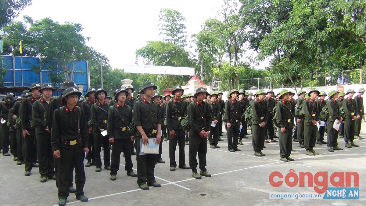 Công an tỉnh: Tổ chức lễ giao nhận quân đợt 2 năm 2014