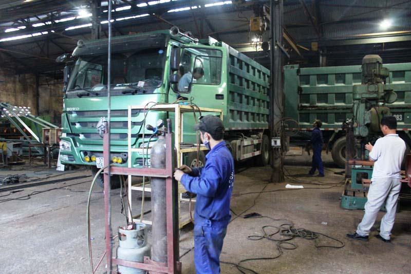 Cắt gọt hàng loạt xe ôtô quá khổ, quá tải