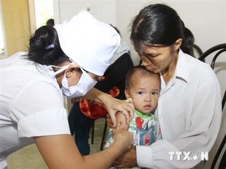 Tổ chức 3 đợt tiêm chủng vắcxin phòng sởi-Rubella miễn phí