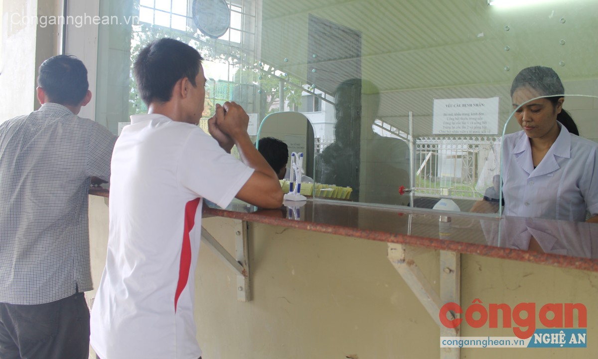 Bệnh nhân đến điều trị cai nghiện bằng methadone tại Trung tâm Phòng chống HIV/AIDS