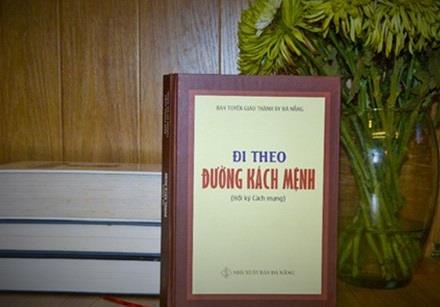 Đi theo Đường Kách Mệnh