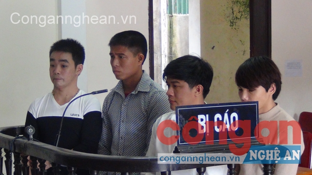 Rủ nhau đi chém người phải nhận án