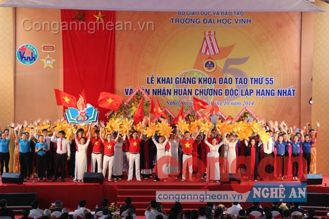 Văn nghệ chào mừng