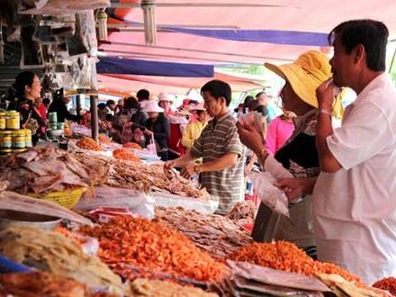 Lợn bẩn, cá hóa chất bủa vây bữa cơm người Việt