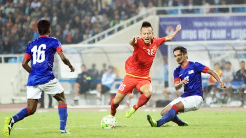 Tốc độ và thể lực của Huy Toàn (giữa) sẽ có đất dụng võ ở trận này