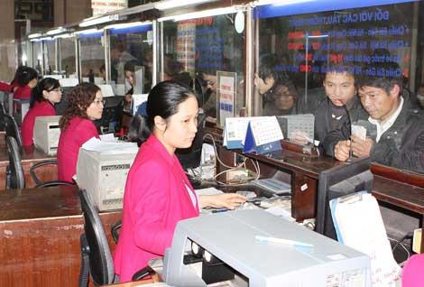 Mua vé qua 'cò', có thể không được lên tàu