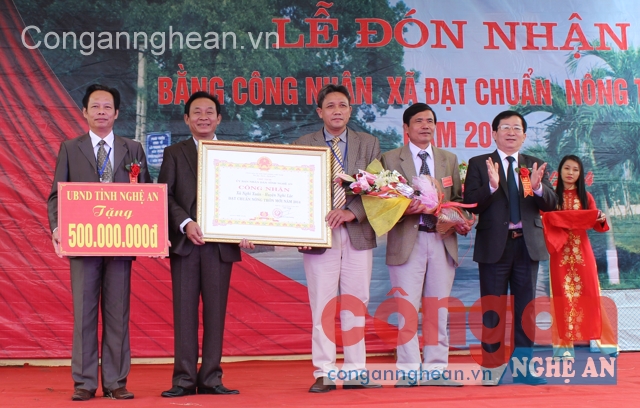 Xã Nghi Xuân đón nhận xã đạt chuẩn nông thôn mới