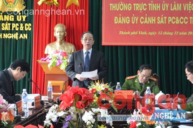 Đồng chí Trần Hồng Châu, Phó Bí thư thường trực Tỉnh ủy, Chủ tịch HĐND tỉnh phát biểu tại buổi làm việc