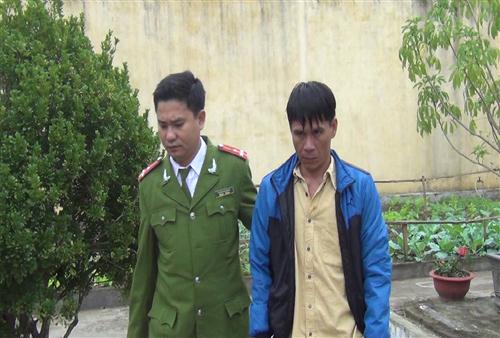Clip: Bắt đối tượng chuyên cung cấp ma túy đá