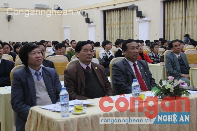 Đại biểu tham dự buổi lễ