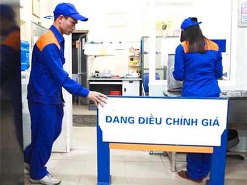 Xăng dầu tiếp tục giảm giá