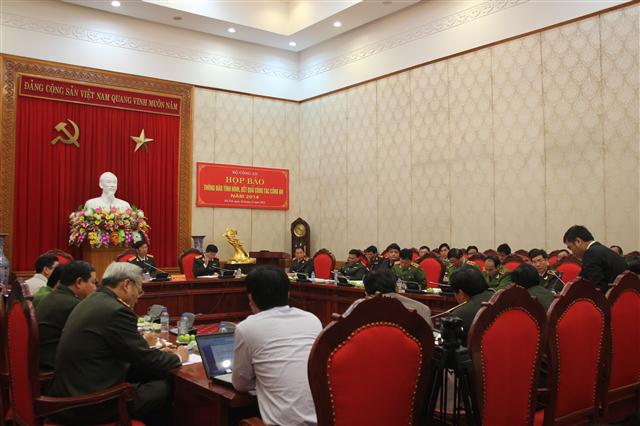 Toàn cảnh buổi họp báo