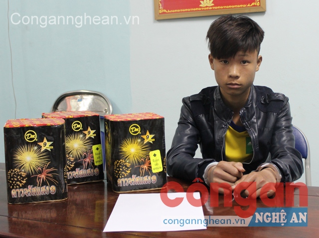 Bắt đối tượng vận chuyển gần 7 kg pháo