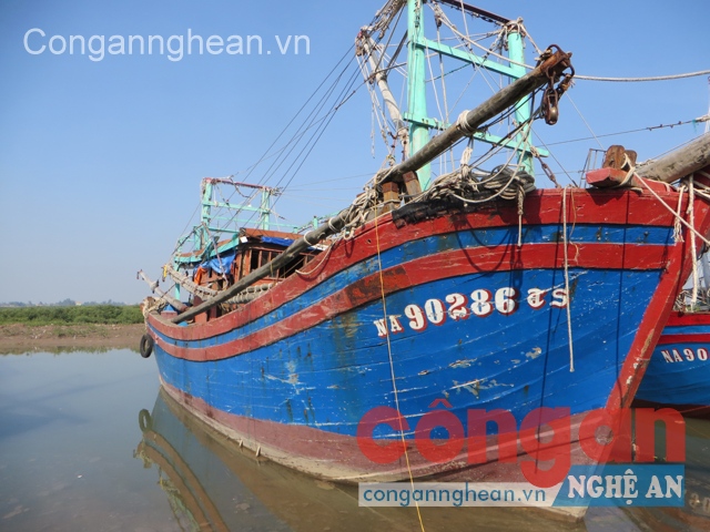 Cần làm rõ, xử lý nghiêm vụ dùng mìn tấn công nhau trên biển