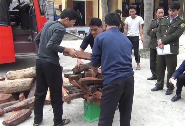 Bắt giữ hàng loạt vụ vận chuyển hàng lậu