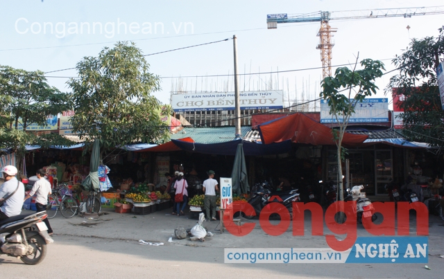 Sẽ hoàn trả cho tiểu thương số tiền thu sai quy định