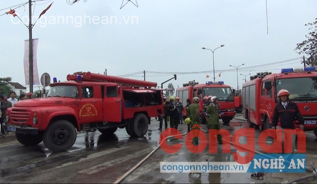 Cháy cửa hàng bán tạp hóa