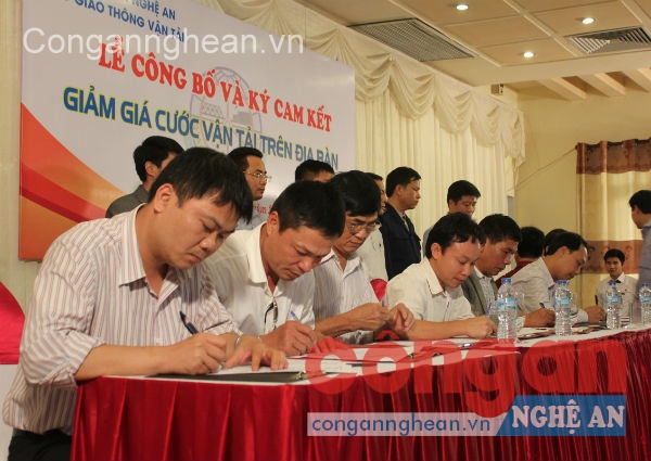 Siết chặt việc giảm giá cước vận tải