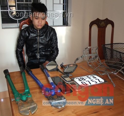 Đối tượng Phạm Mạnh Cầm và tang vật
