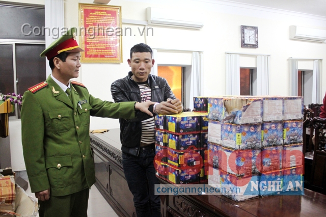Thiếu tá Nguyễn Anh Tuấn tham gia phá chuyên án về pháo lậu