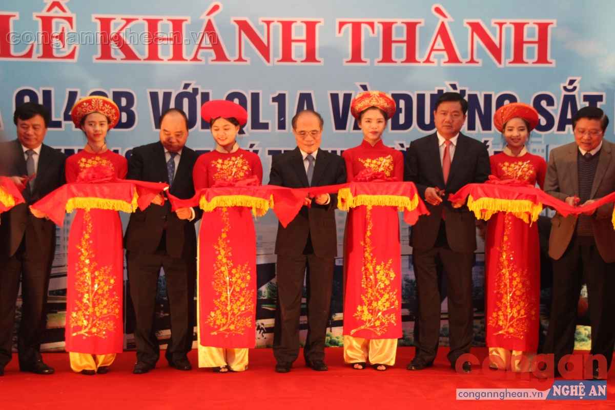 Khánh thành cầu vượt QL46B giao QL1: Vượt tiến độ 9 tháng