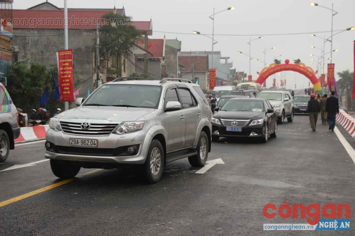 Cầu hoàn thành vượt tiến độ giúp tiết kiệm nhiều nhân lực vật lực, người dân được hưởng lợi nhiều hơn