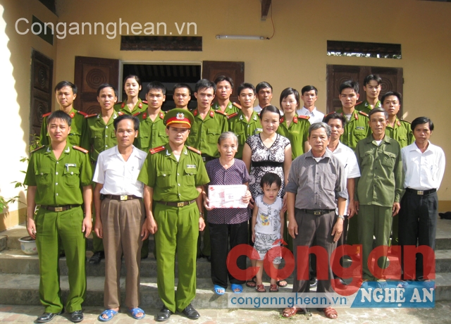 Công tác đền ơn đáp nghĩa, thăm hỏi, tặng quà thường xuyên được Trại giam số 6 thực hiện