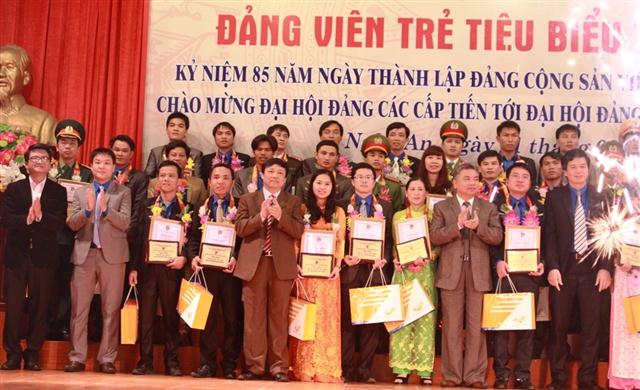 Tuyên dương 35 đảng viên trẻ tiêu biểu