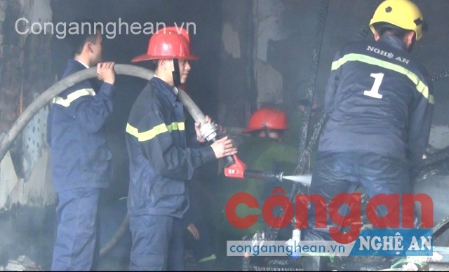 Video: Cháy cửa hàng bán tạp hóa
