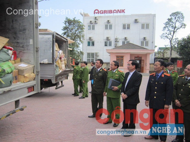 Đánh sập đường dây sản xuất và tiêu thụ hàng giả liên tỉnh