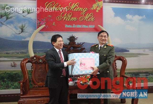 Lãnh đạo tỉnh thăm và chúc tết Công an tỉnh Nghệ An