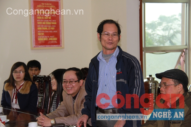 Cộng tác viên Đình Lộc phát biểu tại buổi gặp mặt