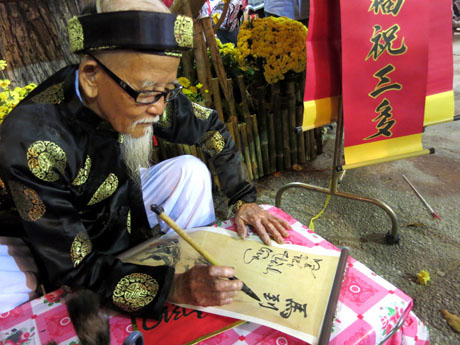 Phong vị xuân qua nghệ thuật thư pháp