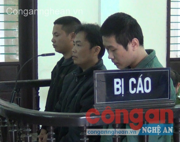 Clip: 3 người cùng xã rủ nhau buôn bán ma túy