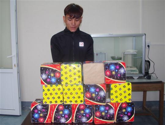 Bắt giữ gần 20kg pháo đang trên đường đi tiêu thụ