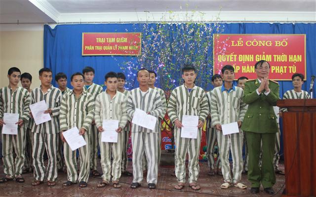 57 phạm nhân được giảm thời hạn chấp hành hình phạt tù