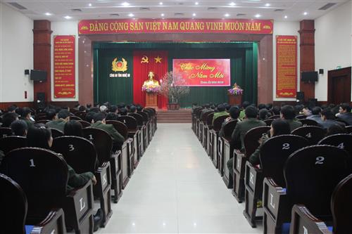 Lãnh đạo tỉnh chúc Tết Công an Nghệ An