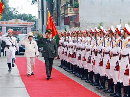 Nêu cao tinh thần cách mạng tiến công, đoàn kết, nhất trí, hoàn thành xuất sắc nhiệm vụ năm 2015