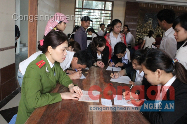 Về cơ sở làm chứng minh cho nhân dân