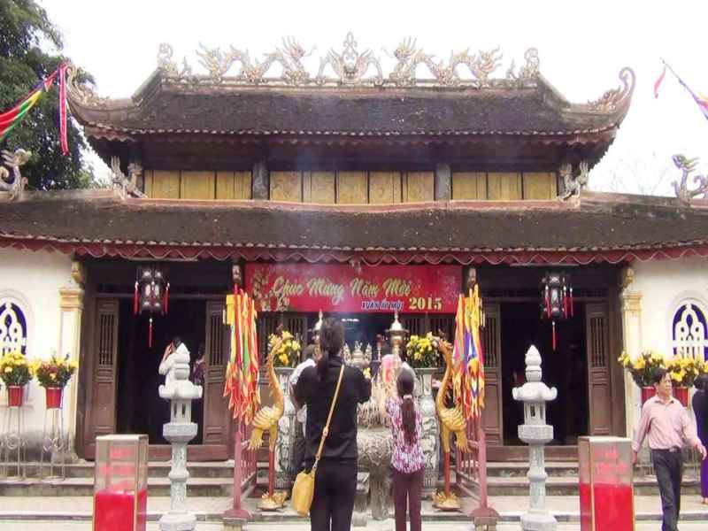 Đền thờ Quang Trung trên đỉnh Dũng Quyết - thành phố Vinh