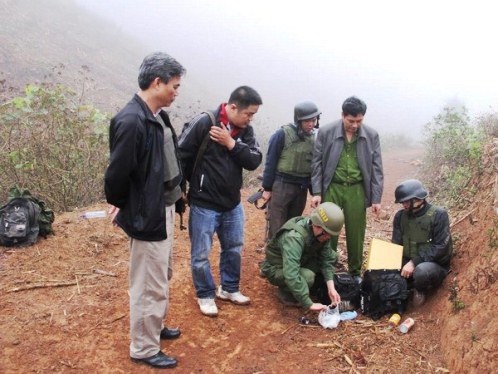 Nổ súng trấn áp 10 đối tượng mang 40 bánh heroin