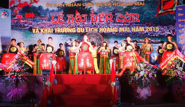 Lễ hội đền Cờn và khai trương mùa du lịch Hoàng Mai năm 2015